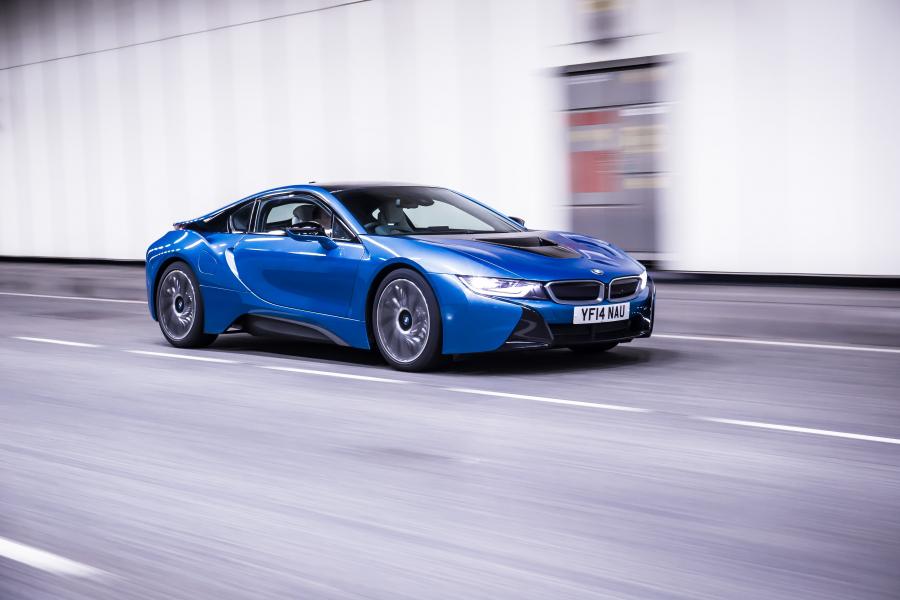  BMW i8 2014 года  (UK) (фото 27 из 69)